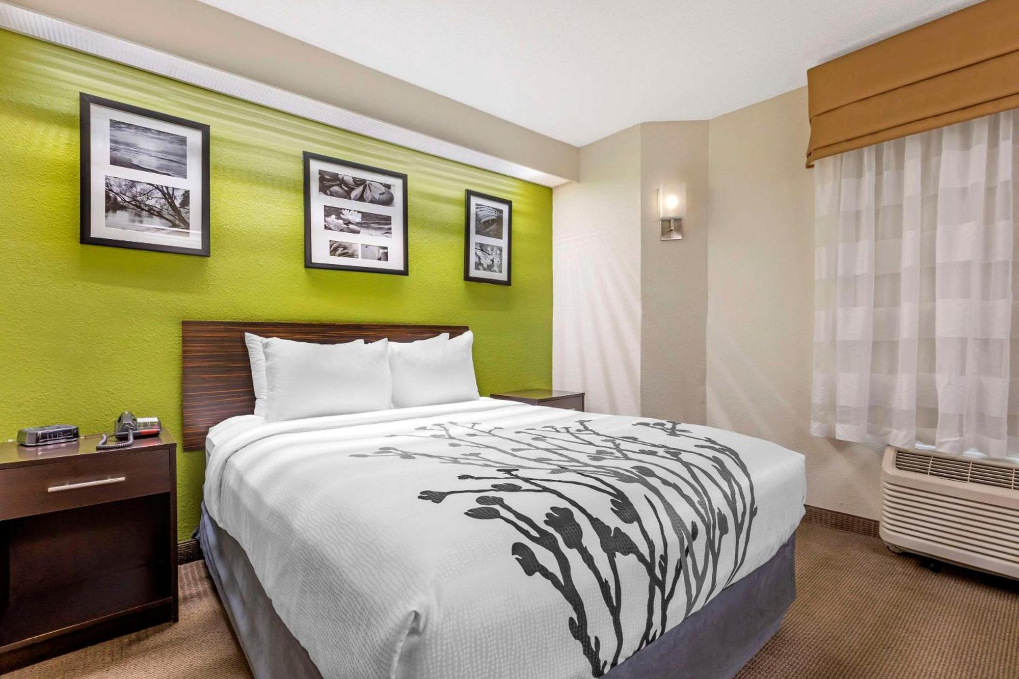Sleep At Convention Center Inn 3*