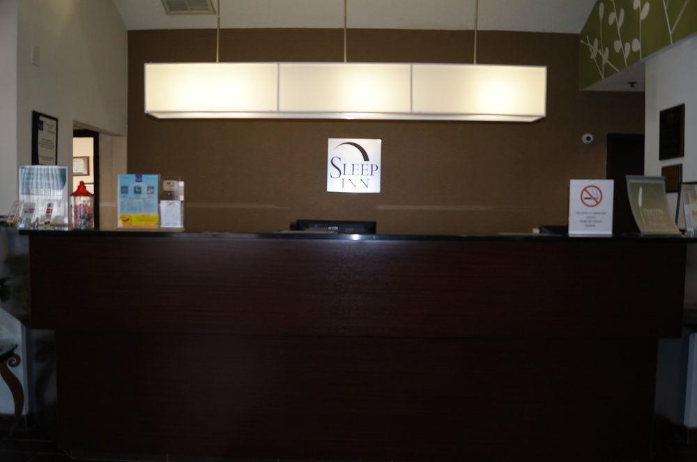 Sleep At Convention Center Inn 3*
